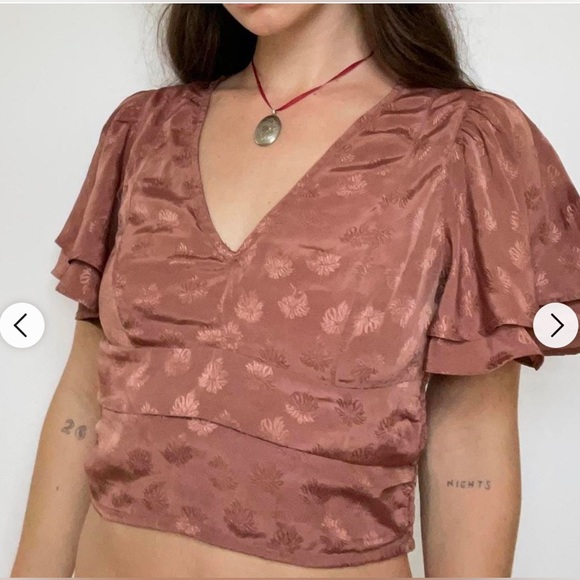 Urban Outfitters Patterned Silky Cropped Copper Blouse Size Medium - Picture 3 of 8